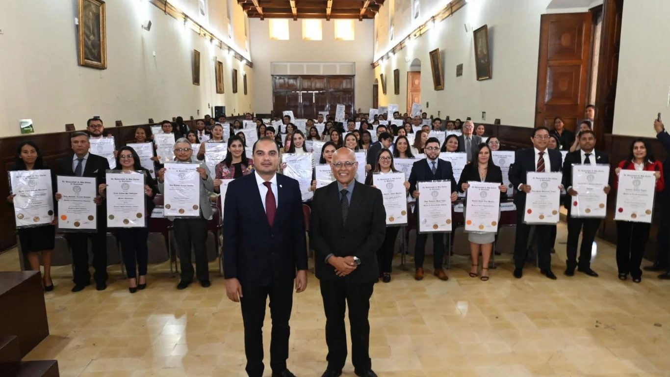 La Universidad de San Carlos otorga 4 mil títulos en todo el país