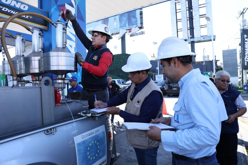 Las autoridades han comenzado una campaña de verificación para evitar la especulación en los precios de los combustibles. (FOTO: MINECO / AUN)
