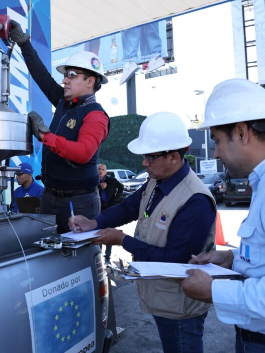 Las autoridades han comenzado una campaña de verificación para evitar la especulación en los precios de los combustibles. (FOTO: MINECO / AUN)