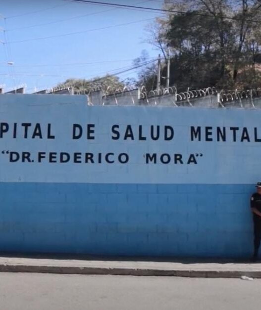 Muchos pacientes se ven obligados a viajar desde departamentos lejanos hasta la capital para recibir atención o medicamentos en el Hospital Federico. (Foto: Archivo / AUN)