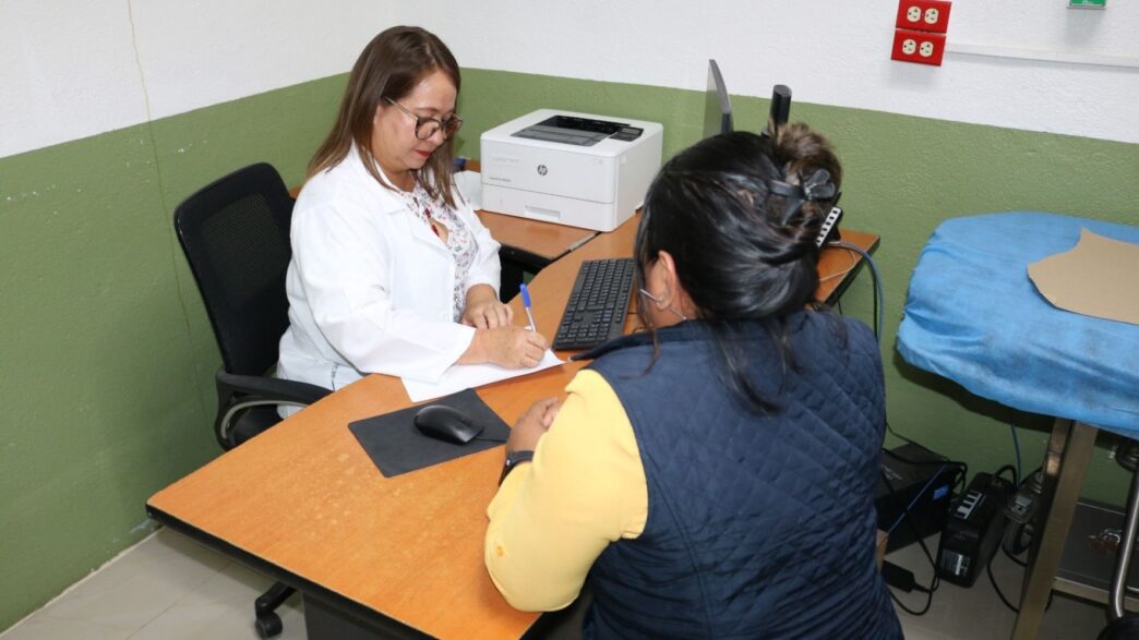Expertos señalan que la salud mental es clave para el éxito académico. (Foto: IGSS / AUN)