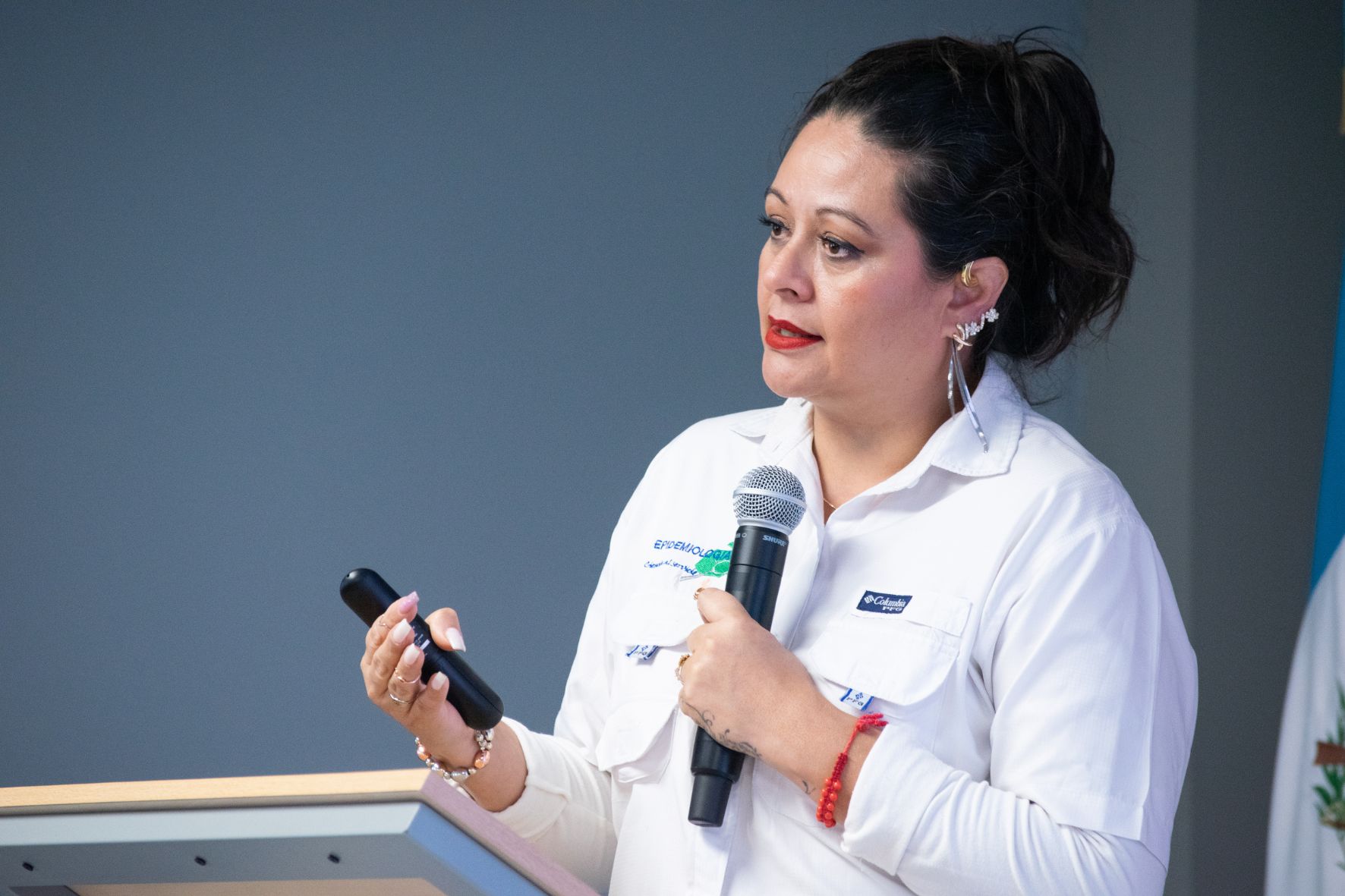 Ericka Gaitán, médica epidemióloga y responsable del área de enfermedades prevenibles por vacunación de la Dirección de Epidemiología y Gestión de Riesgo del MSPAS, señaló que hay una epidemia local de sarampión. (Foto: MSPAS / AUN)