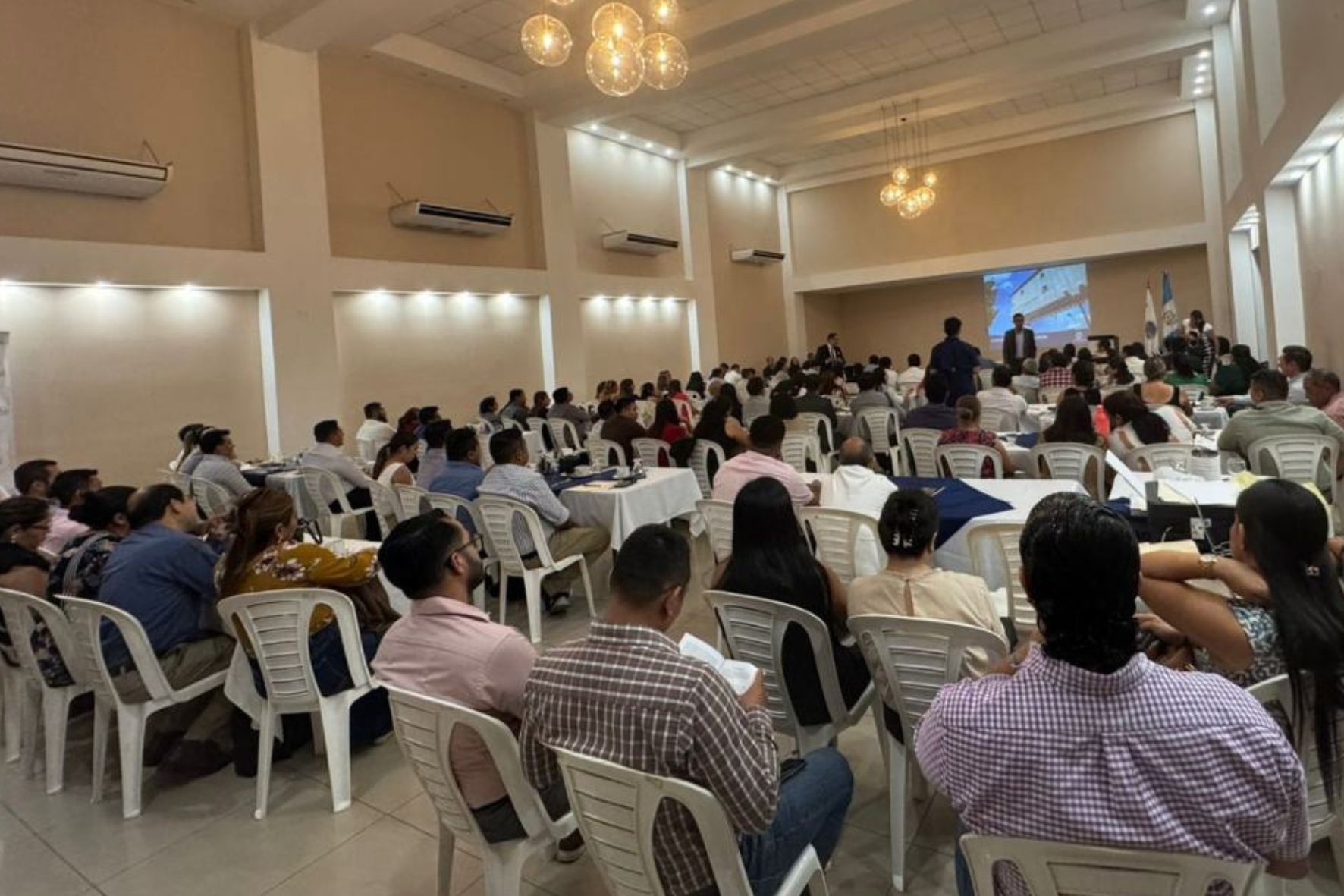 Los Cursos Libres son una oferta de formación gratuita y flexible para estudiantes y trabajadores. (Foto: USAC / AUN)