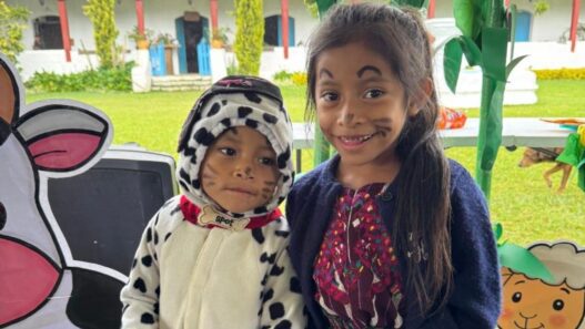 La estimulación temprana ayuda a que los niños tengan una sólida seguridad emocional. (Foto: Arlety Yoc / AUN)