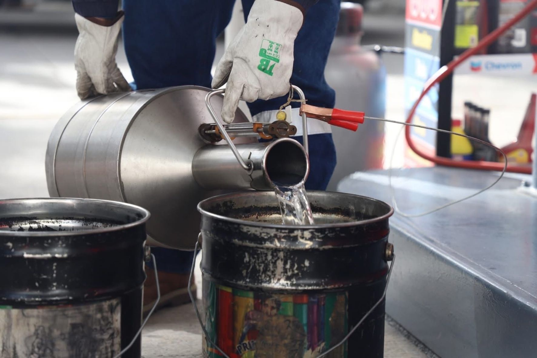 El Congreso emitió el Decreto 11-2026 para frenar el alza en el precio de la gasolina y diésel. (Foto: Eliazar Rodas / AUN)