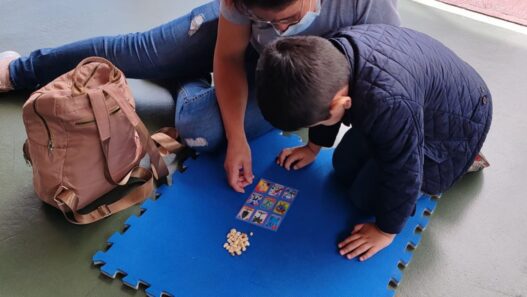 La terapia ocupacional utiliza actividades con fines terapéuticos para prevenir y mantener la salud física, mental y emocional. (Foto: IGSS / AUN)