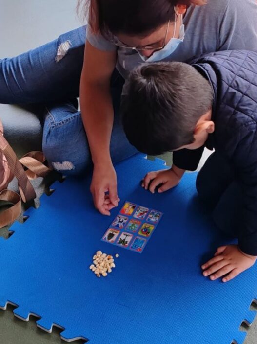 La terapia ocupacional utiliza actividades con fines terapéuticos para prevenir y mantener la salud física, mental y emocional. (Foto: IGSS / AUN)