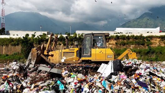 El vertedero del kilómetro 22 ha funcionado durante más de dos décadas como uno de los principales puntos de disposición final de residuos del área metropolitana. (Foto: AMSA / AUN)