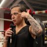 María 'La Imparable' Micheo, boxeadora guatemalteca profesional, relata su histórica trayectoria en el Madison Square Garden y los retos del boxeo femenino en Guatemala. (Foto: José Romero / AUN)