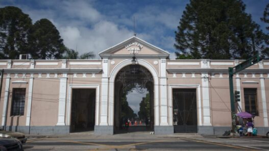 Las autoridades enfatizan la importancia de cumplir el Acuerdo Gubernativo 215-2021 y el Código de Salud para el correcto manejo de cadáveres en Guatemala. (Foto: AGN / AUN)
