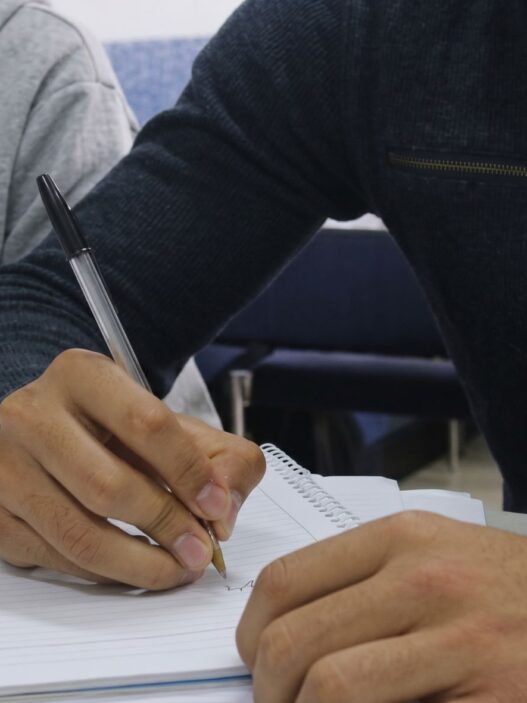 Los recientes resultados de las pruebas de graduandos del MINEDUC revelan una persistente crisis en la calidad educativa de Guatemala. (Foto: MINEDUC / AUN)