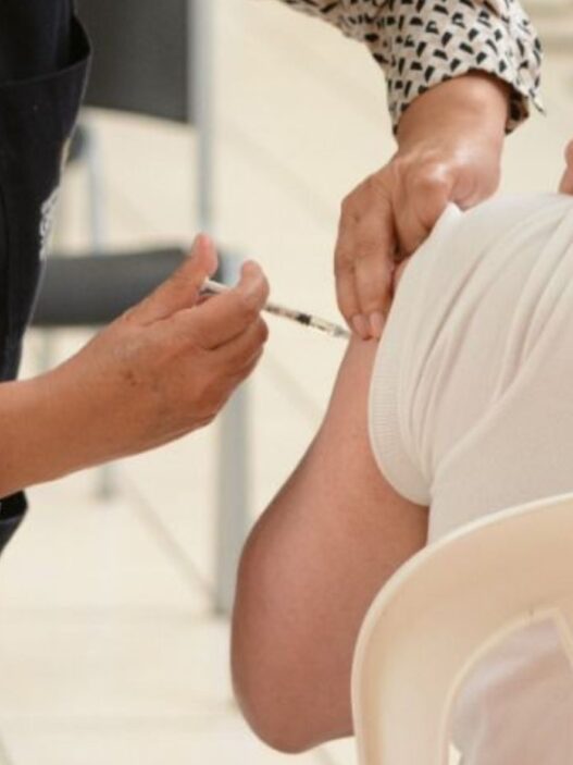 La estrategia Salud sobre Ruedas lleva a cabo una serie de jornadas médicas móviles que brindan vacunación, control prenatal y medicina gratuita en zonas estratégicas como la 7, 18 y 21. (Foto: MSPAS / AUN)