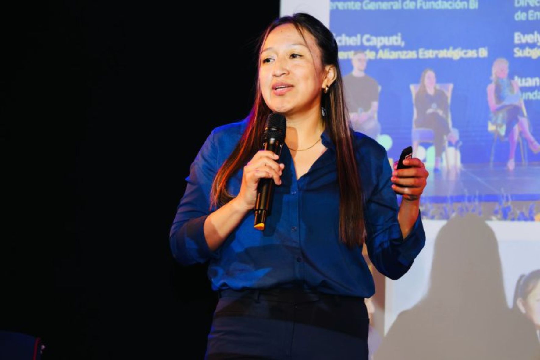 Josefina Sontay, coordinadora general del Centro Municipal de Emprendimiento, explicó que la mayoría de proyectos tradicionales están liderados por mujeres. (Foto: Municipalidad de Guatemala / AUN)