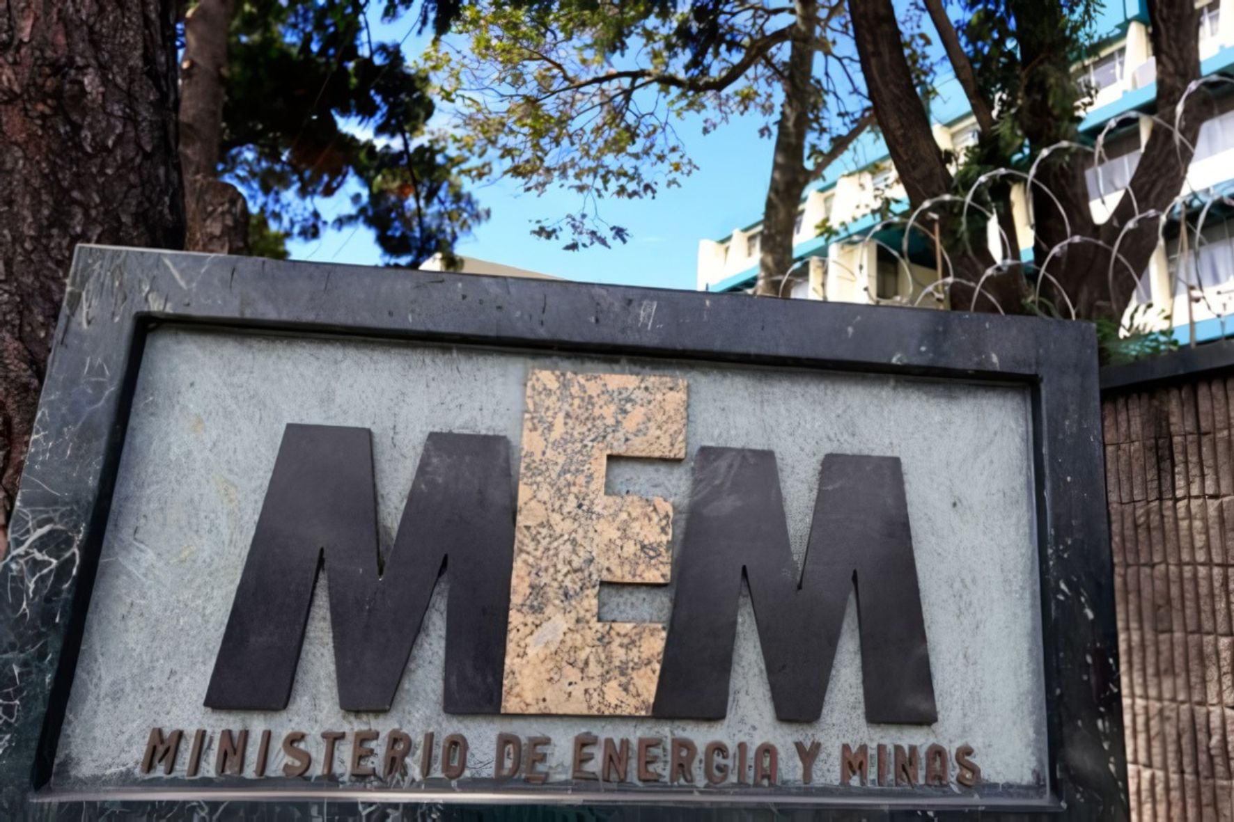 Entre mitos como los imanes y realidades como el mantenimiento preventivo o la nueva mezcla de etanol E10, el MEM ofrece consejos clave para reducir el consumo excesivo de combustible. (Foto MEM / AUN)