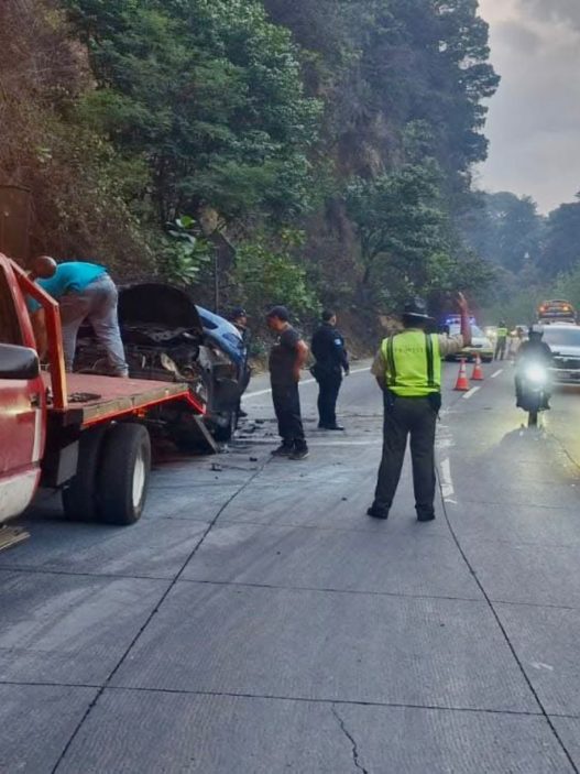 Provial reporta que los accidentes de tránsito en Guatemala aumentan cuando el pavimento está mojado en las carreteras. (Foto: PROVIAL / AUN)