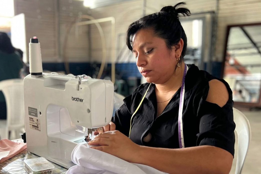 Guatemala fortalece el emprendimiento femenino con programas de capacitación técnica y financiamiento estratégico. (Foto: Sanjuansac.com / AUN)