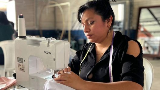 Guatemala fortalece el emprendimiento femenino con programas de capacitación técnica y financiamiento estratégico. (Foto: Sanjuansac.com / AUN)
