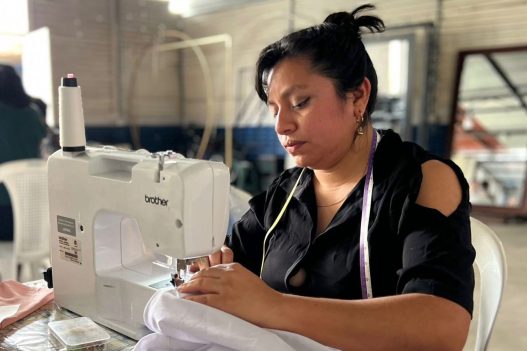 Guatemala fortalece el emprendimiento femenino con programas de capacitación técnica y financiamiento estratégico. (Foto: Sanjuansac.com / AUN)