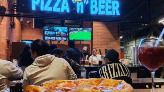 El Mundial generará un fuerte impacto económico en Guatemala, con una expectativa de alza en ventas del 35 % en sectores clave como restaurantes, sport bars y retail. (Foto: Carlos Morales / AUN)