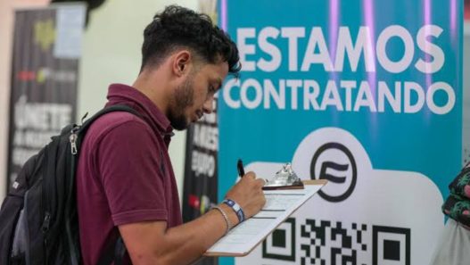 Cambiar de empleo no debe ser una reacción impulsiva para huir de un problema, sino una decisión estratégica orientada al crecimiento profesional. (Foto: Mintrab / AUN)