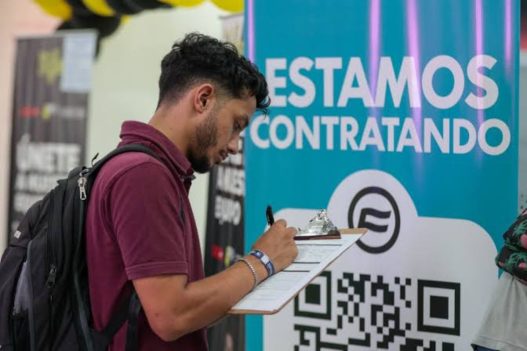 Cambiar de empleo no debe ser una reacción impulsiva para huir de un problema, sino una decisión estratégica orientada al crecimiento profesional. (Foto: Mintrab / AUN)