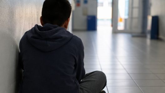 El CNA impulsa la adopción prioritaria para niños, niñas y adolescentes que enfrentan mayores dificultades para encontrar una familia. (Foto: GEMINI / AUN)