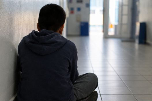 El CNA impulsa la adopción prioritaria para niños, niñas y adolescentes que enfrentan mayores dificultades para encontrar una familia. (Foto: GEMINI / AUN)
