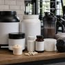 Los especialistas recomiendan que el consumo de suplementos alimenticios responda a necesidades individuales y forme parte de una alimentación equilibrada. (Foto: GEMINI / AUN)