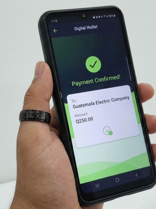 El scroll también puede llevar del descubrimiento de un producto a la compra, facilitando que los usuarios realicen pagos directamente desde sus dispositivos móviles. (Foto: Jordy Jiménez / AUN)