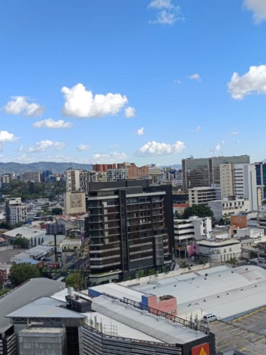 La reforma al IUSI establece una tasa cero para viviendas, mientras especialistas advierten que su impacto en los ingresos municipales aún es incierto. (Foto: Carlos Morales / AUN)
