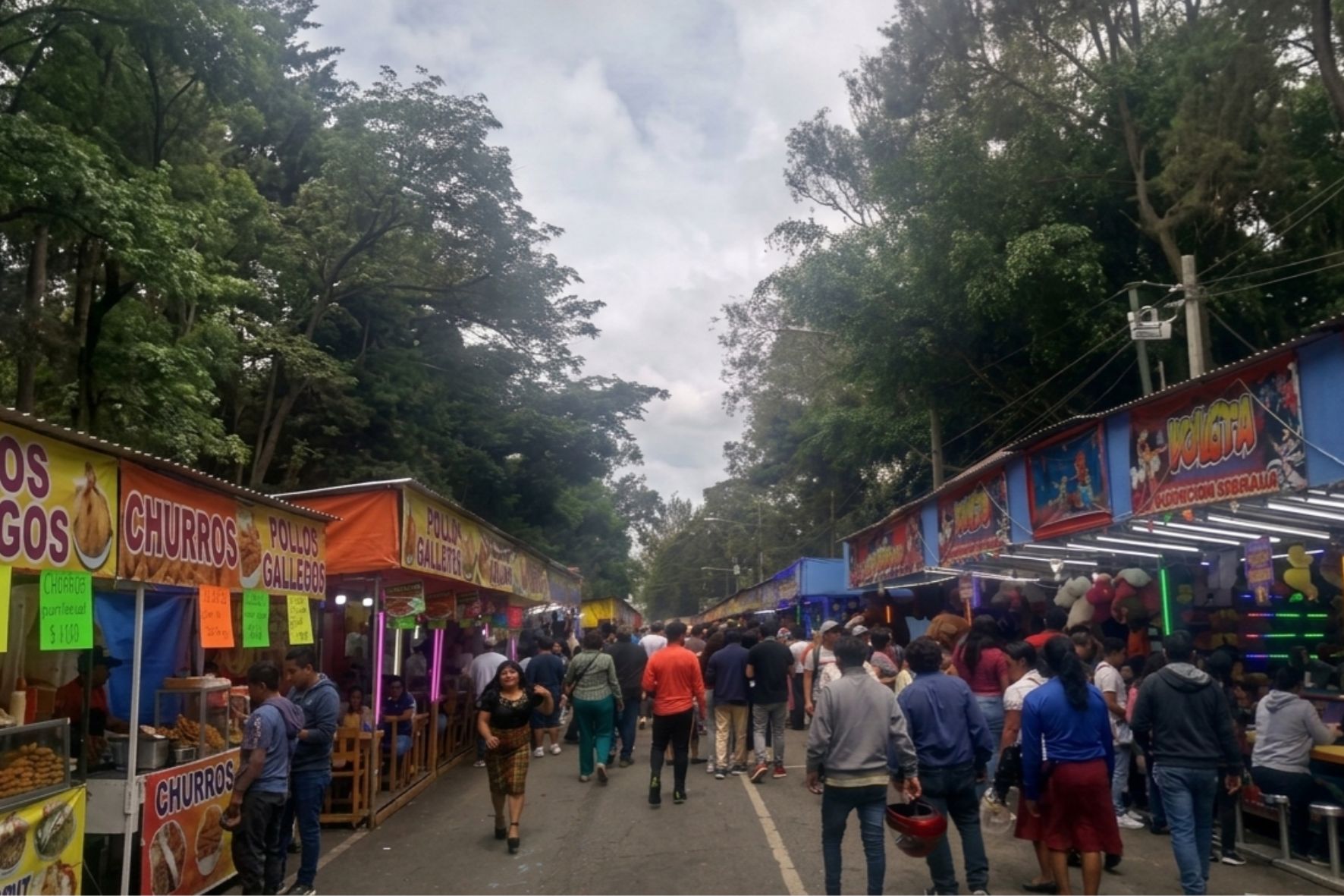 La fluidez de visitantes abarrota las avenidas del Hipódromo del Norte durante el fin de semana. (Foto: Jordy Jiménez/ AUN)