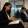 Las ofertas laborales fraudulentas se han extendido en plataformas digitales y pueden utilizarse para obtener dinero o información personal de quienes buscan empleo. (Foto: GEMINI / AUN)