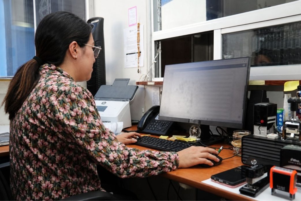 La digitalización de la tarjeta de salud y la constancia de manipulador de alimentos permite realizar las gestiones en línea y reducir el plazo de resolución a tres días hábiles. (Foto: MSPAS / AUN)