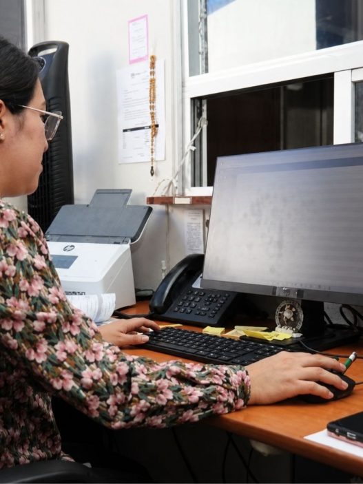 La digitalización de la tarjeta de salud y la constancia de manipulador de alimentos permite realizar las gestiones en línea y reducir el plazo de resolución a tres días hábiles. (Foto: MSPAS / AUN)