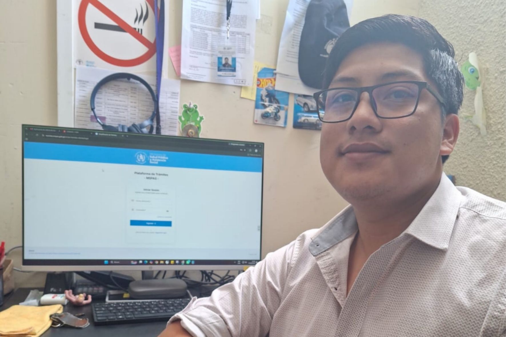 José Sazo, explicó que las gestiones que antes tomaban hasta una semana en llevarse a cabo ahora pueden hacerse en tres días hábiles. (Foto: Luis Juárez / AUN)