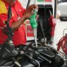 El Ministerio de Energía y Minas sostiene que la mezcla E10 no provocará daños en los vehículos y asegura que su incorporación en la gasolina regular puede generar beneficios económicos para los consumidores. (Foto: MEM / AUN)