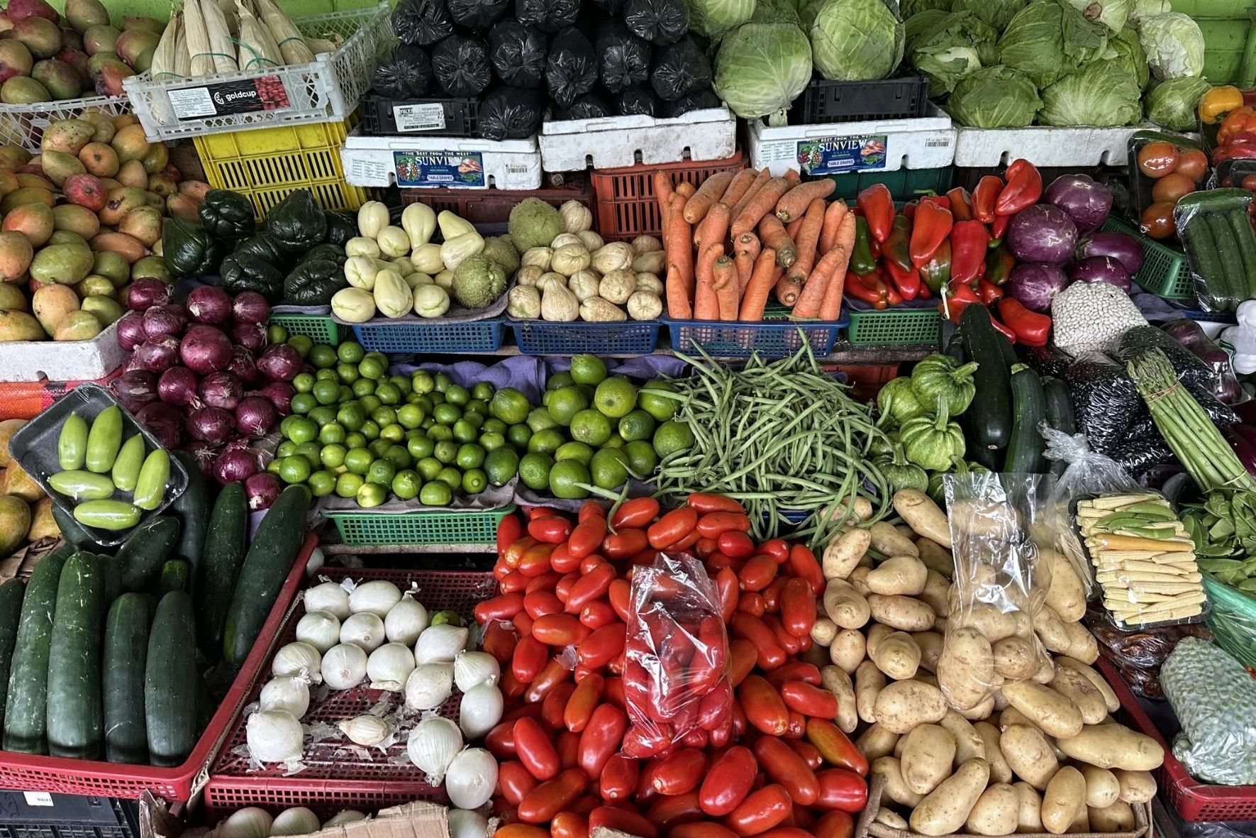 El encarecimiento de los alimentos tiene implicaciones sobre la capacidad de compra de las familias. (Foto: AGN / AUN)
