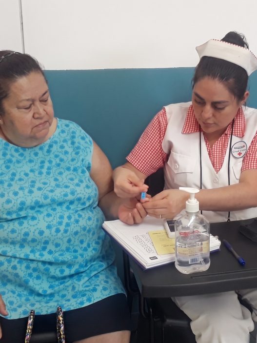 La educación sobre la diabetes permite comprender mejor la importancia de la actividad física, la buena alimentación y la atención médica para prevenir complicaciones. (Foto. IGSS / AUN)