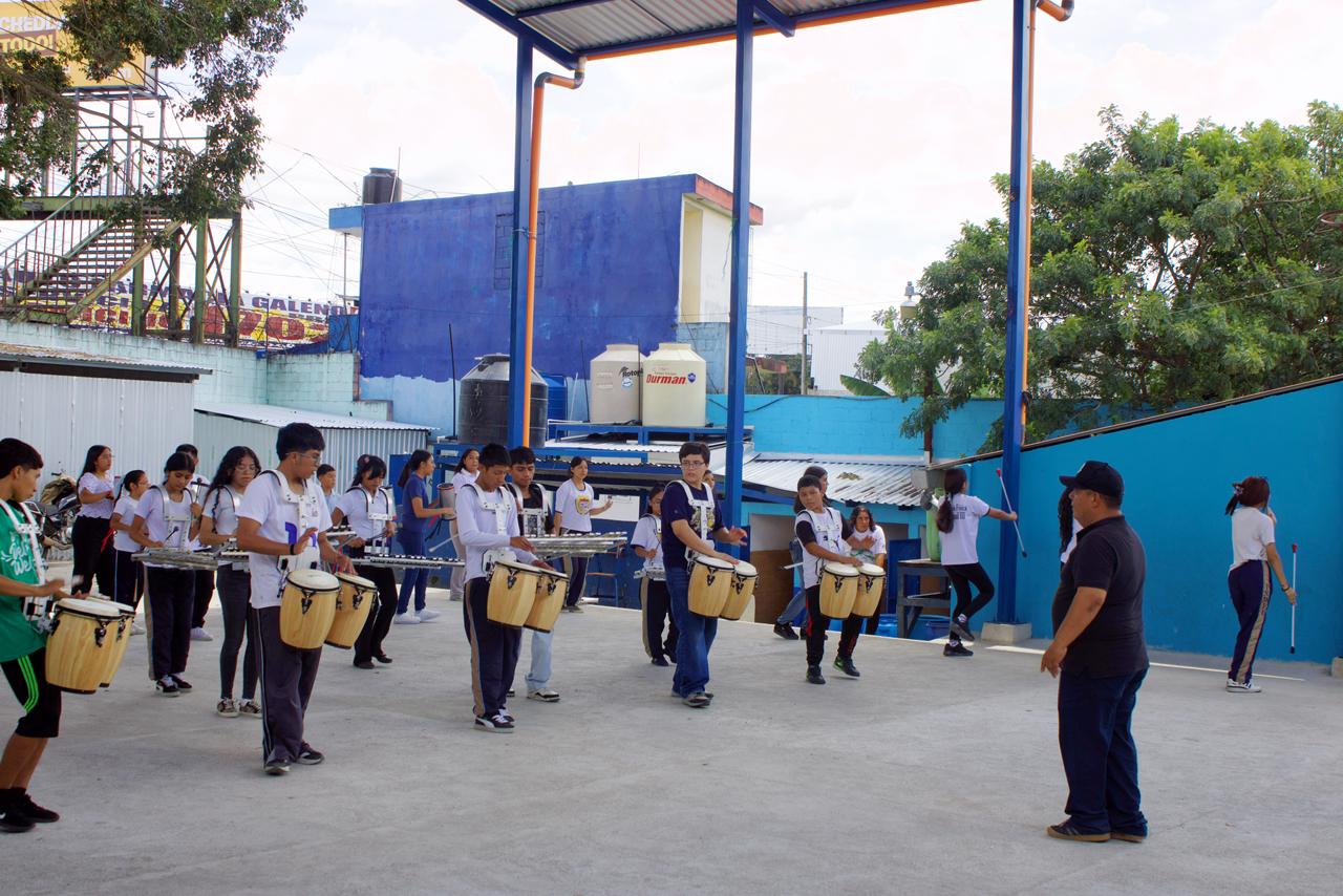 La disciplina, el trabajo en equipo y el sentido de pertenencia son algunos de los valores que Divas busca transmitir a cada nueva generación de músicos. (Foto: Allisón Bonilla / AUN)