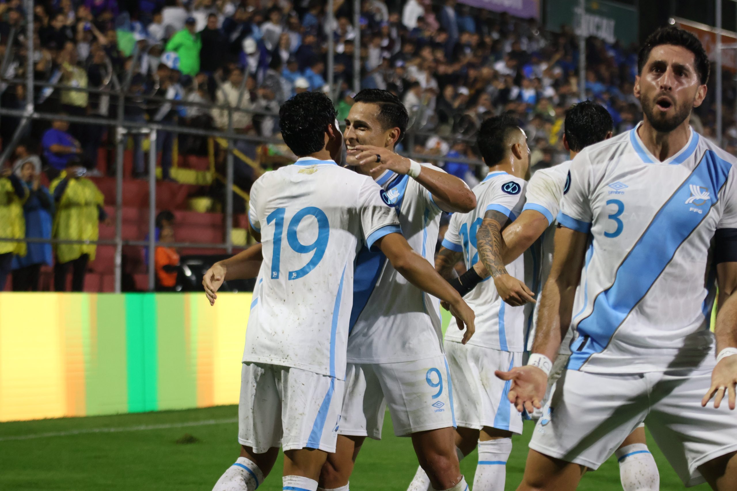 Guatemala se fue al descanso con una ventaja de 3-0 sobre la selección salvadoreña. (Foto: Kélita Pérez / AUN)