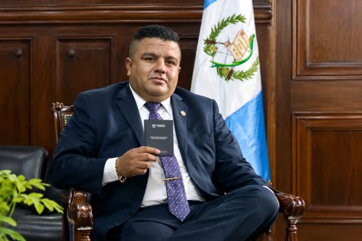 Norman Roderico Ruano Hernández, experto en criminología y política criminal, analiza la evolución de las nuevas tendencias delictivas en Guatemala, entre ellas la extorsión y el sicariato. (Foto: Cortesía / AUN)