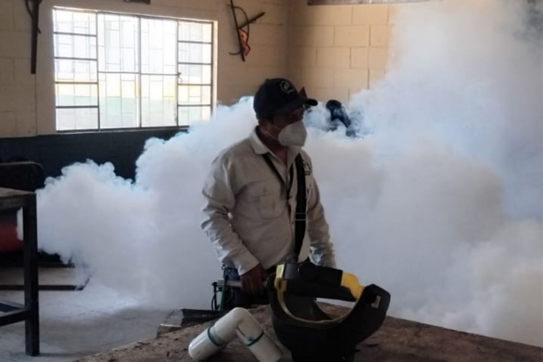 El control del dengue, chikungunya y zika requiere eliminar criaderos, ya que la fumigación actúa principalmente sobre los mosquitos adultos. (Foto: MSPAS / AUN)