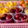 La oferta de frutas representa una de las alternativas que pueden incorporarse en los espacios de venta de alimentos dentro de los centros educativos. (Foto: Lesly Morales / AUN)