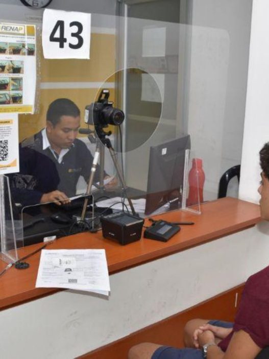 Los jóvenes que han cumplido 17 años pueden solicitar su DPI de forma anticipada. (Foto: RENAP / AUN)