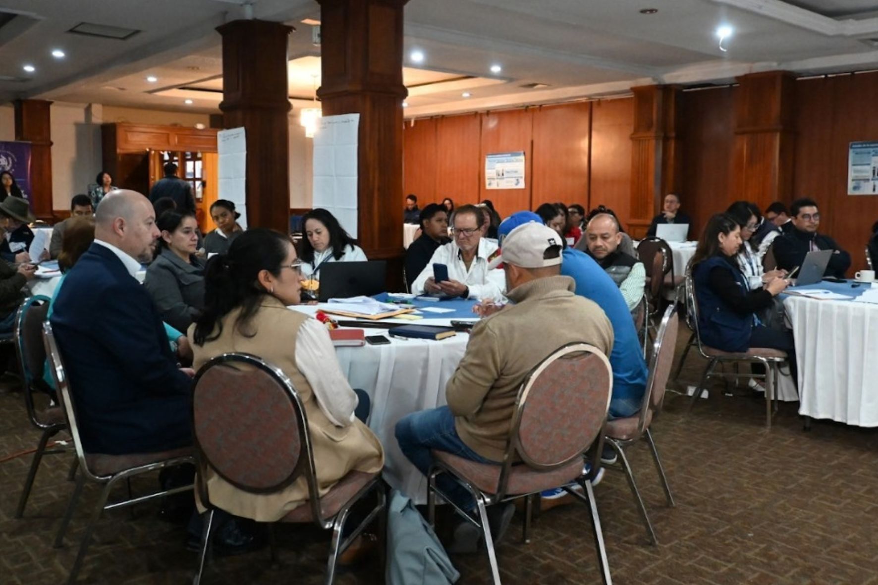 Analistas advierten que la falta de continuidad política y presupuesto ha limitado el cumplimiento del K’atun 2032. (Foto: SEGEPLAN / AUN)