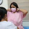 Las pacientes diagnosticadas con cáncer de mama enfrentan desafíos físicos y emocionales. (Foto: IGSS / AUN)
