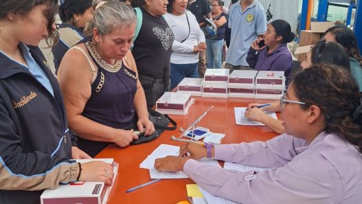 Las Organizaciones de Padres de Familia participarán en la adquisición de los dispositivos tecnológicos. (Foto: Allison Bonilla / AUN)