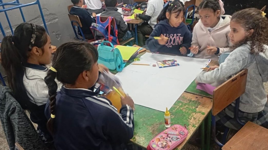 La gamificación incorpora elementos de los juegos para estimular la participación, motivación y aprendizaje de los estudiantes. (Alisson Seijas / AUN)