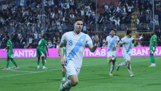 Matthew Evans anotó en tiempo de reposición el gol que aseguró la victoria de la Selección Nacional. (Foto: FEDEFUT / AUN)