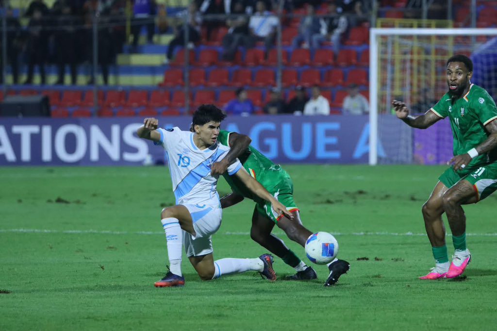 Luis Fernando Tena dirigió a Guatemala hacia su primera clasificación a los cuartos de final del torneo. (Foto: FEDEFUT / AUN)